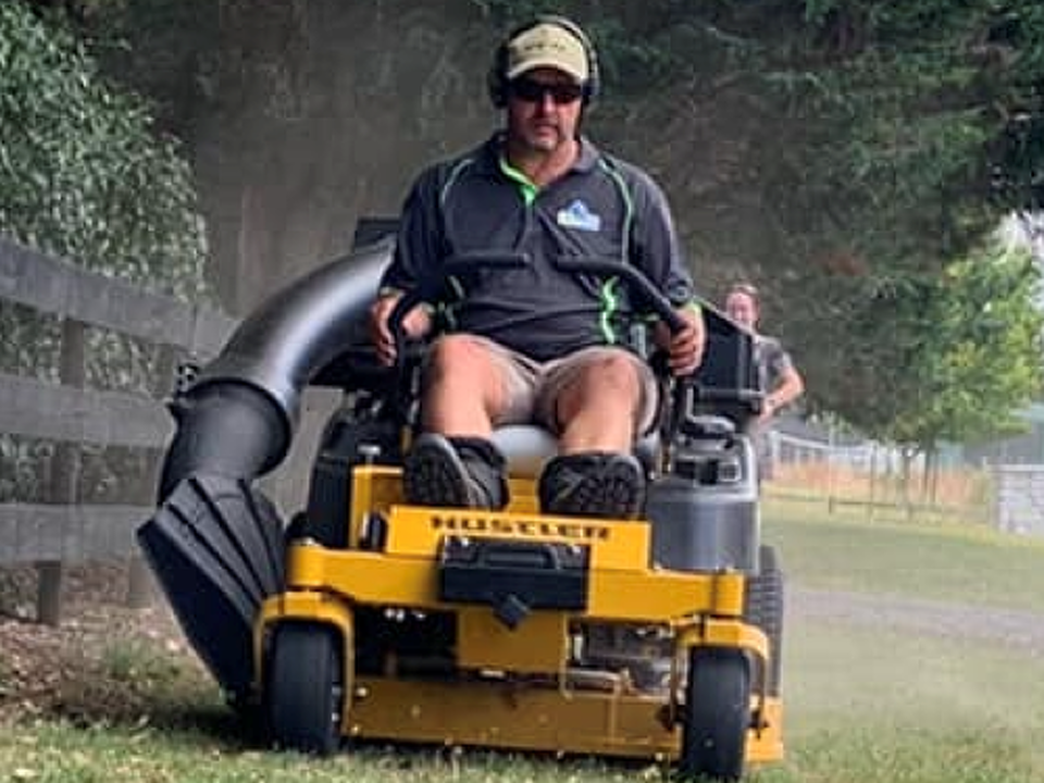 From Overgrown to Immaculate: Lawn Mowing Services in Te Awamutu