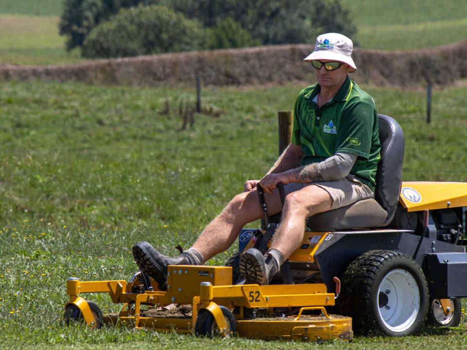 5 Reasons Why You Should Mow Lawns for a Living