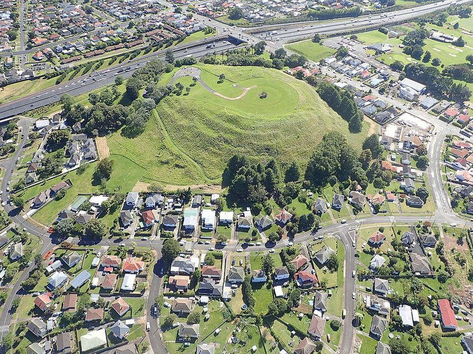 Understanding the Differences Between Lawn Rite Customers in Mount Roskill and Papatoetoe