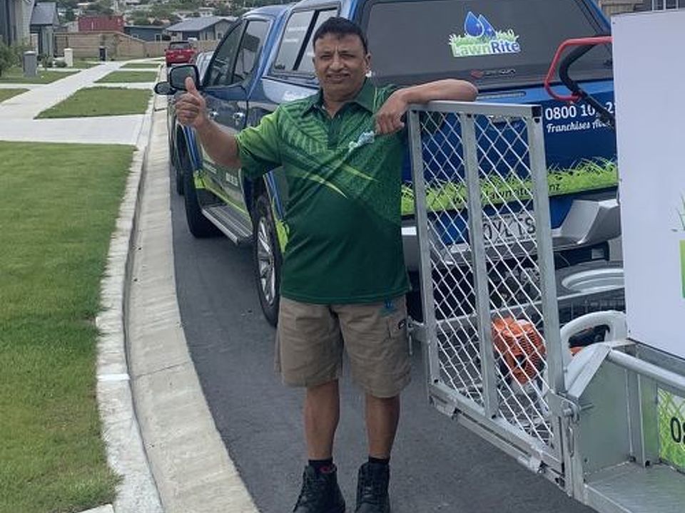 WHAT DO I NEED TO BUY A LAWN RITE FRANCHISE?